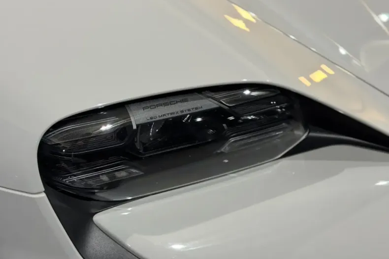 Porsche Taycan din 2023 cu 34.000 km - oferta POR163458 - foto 6