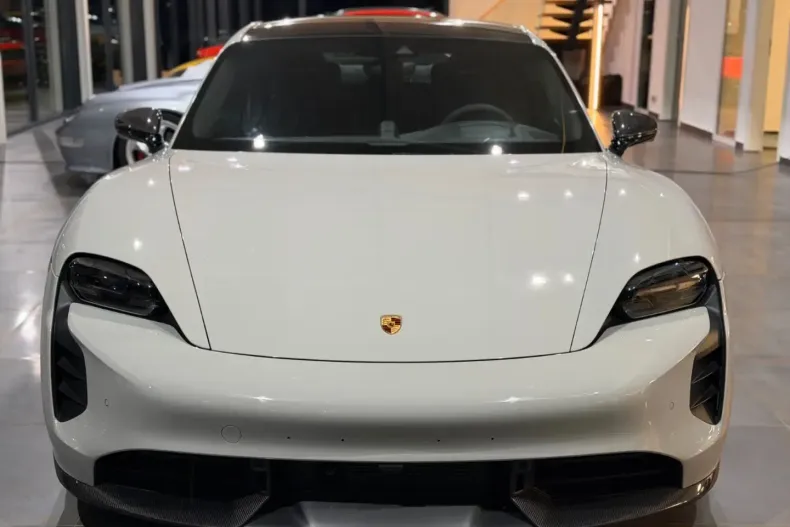 Porsche Taycan din 2023 cu 34.000 km - oferta POR163458 - foto 9