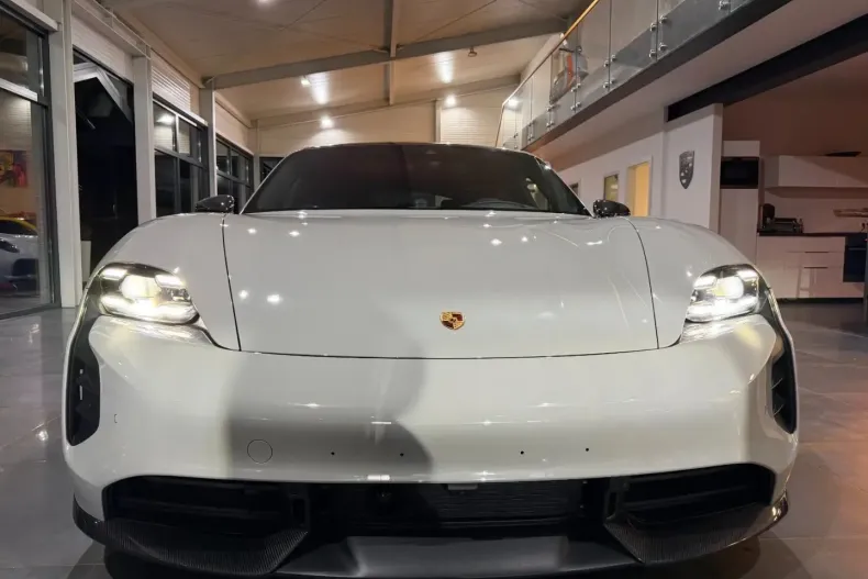 Porsche Taycan din 2023 cu 34.000 km - oferta POR163458 - foto 11