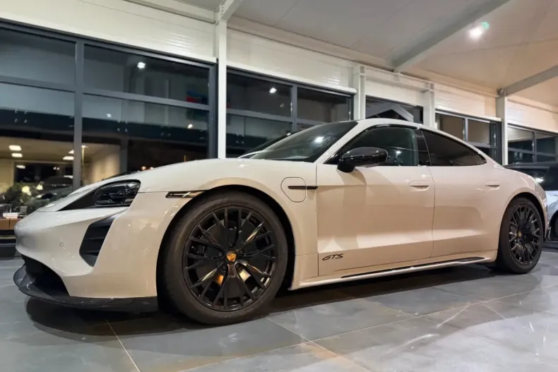 Porsche Taycan din 2023 cu 34.000 km - oferta POR163458 - foto 13