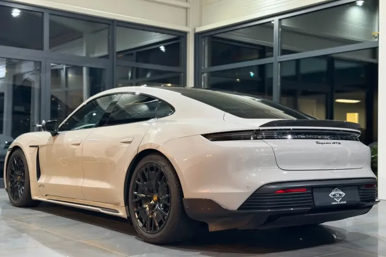 Porsche Taycan din 2023 cu 34.000 km - oferta POR163458 - foto 19