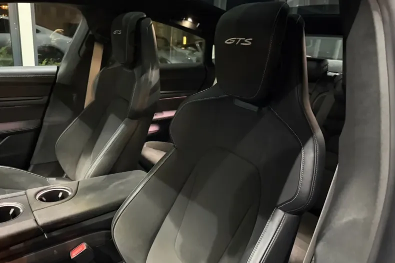 Porsche Taycan din 2023 cu 34.000 km - oferta POR163458 - foto 35