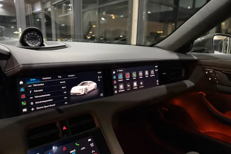 Porsche Taycan din 2023 cu 34.000 km - oferta POR163458 - foto 41