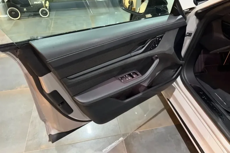 Porsche Taycan din 2023 cu 34.000 km - oferta POR163458 - foto 43