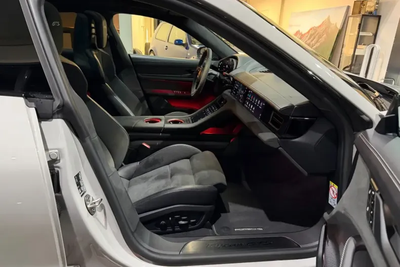 Porsche Taycan din 2023 cu 34.000 km - oferta POR163458 - foto 44