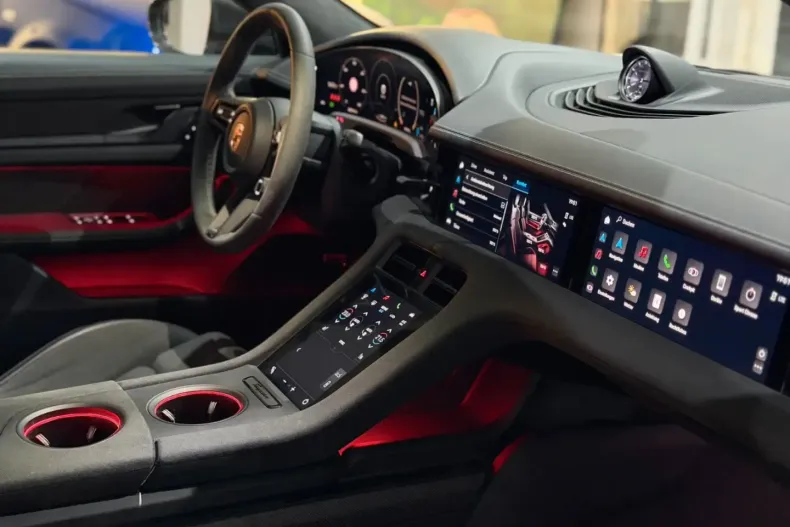 Porsche Taycan din 2023 cu 34.000 km - oferta POR163458 - foto 46