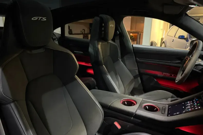 Porsche Taycan din 2023 cu 34.000 km - oferta POR163458 - foto 47