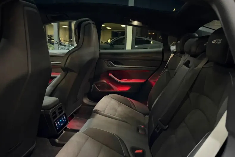 Porsche Taycan din 2023 cu 34.000 km - oferta POR163458 - foto 49