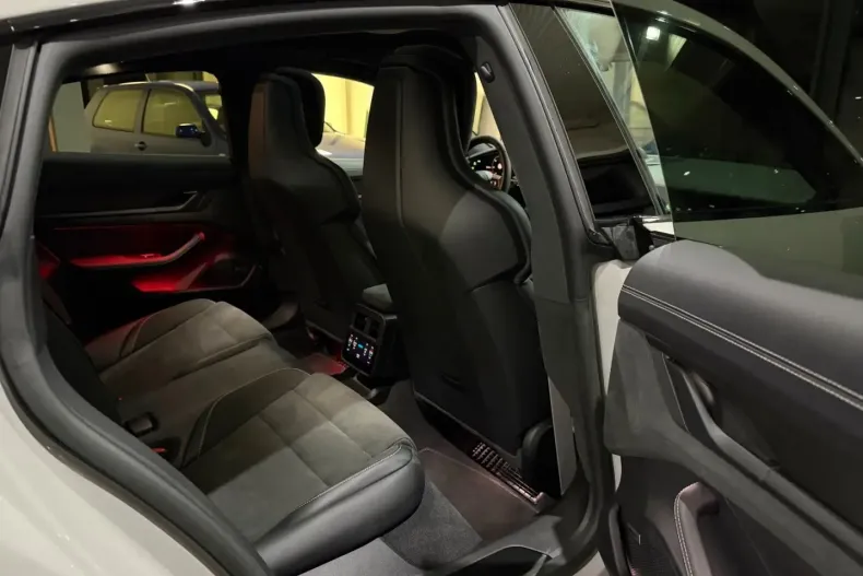 Porsche Taycan din 2023 cu 34.000 km - oferta POR163458 - foto 50