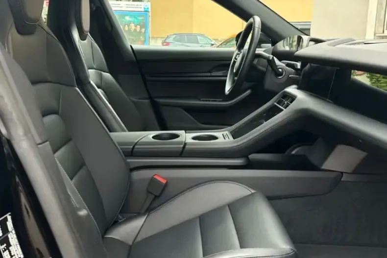 Porsche Taycan din 2021 cu 47.900 km - oferta POR163461 - foto 9