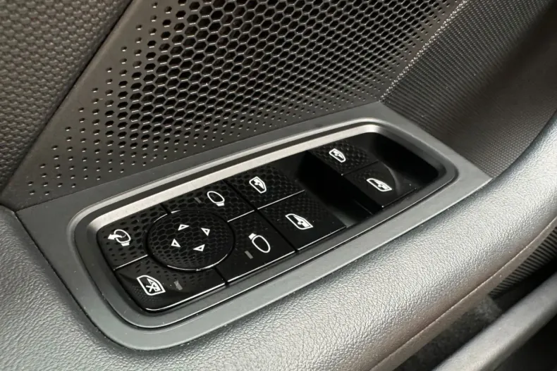 Porsche Taycan din 2021 cu 47.900 km - oferta POR163461 - foto 19