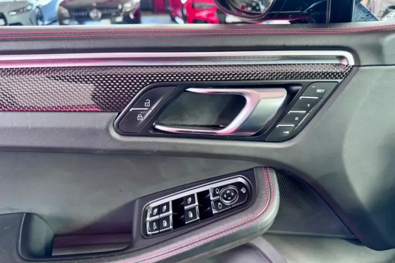 Porsche Macan din 2021 cu 71.101 km - oferta POR163480 - foto 24