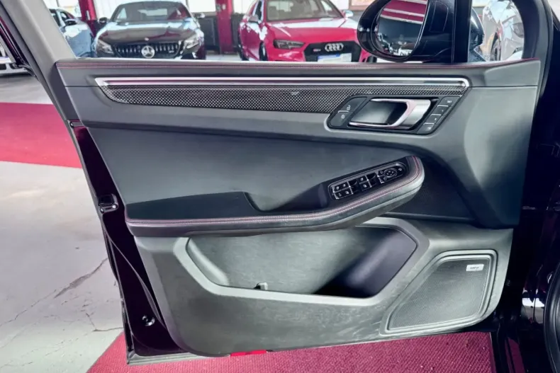 Porsche Macan din 2021 cu 71.101 km - oferta POR163480 - foto 25