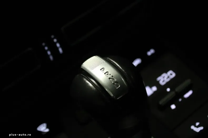 Porsche Macan din 2023 cu 59.999 km - oferta POR163484 - foto 21