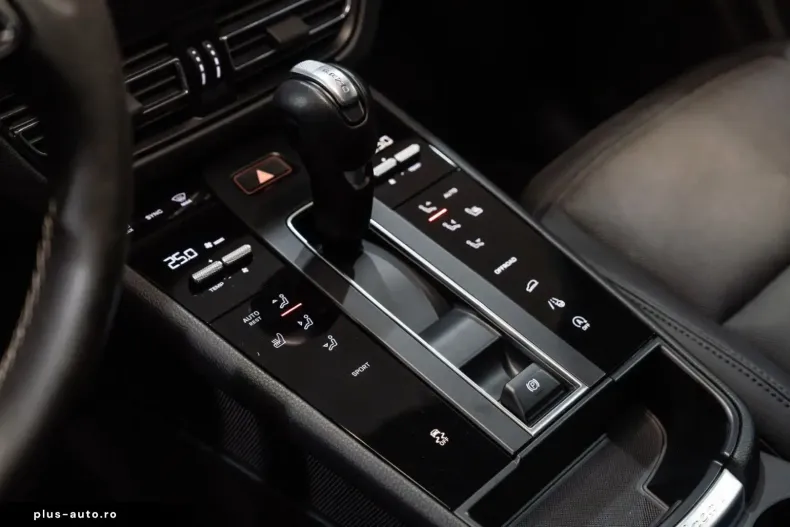 Porsche Macan din 2024 cu 30.658 km - oferta POR163487 - foto 19