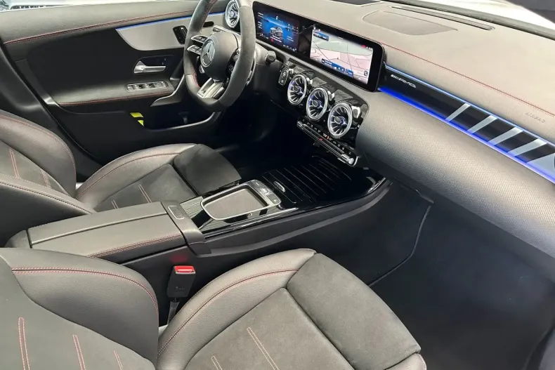 Mercedes-Benz CLA 35 AMG Shooting Brake din 2023 cu 24.993 km - oferta MER163500 - foto 5