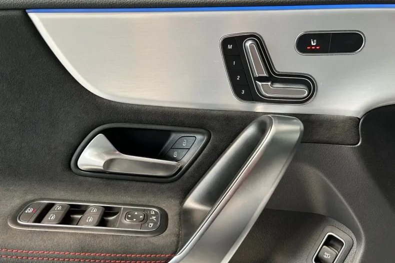 Mercedes-Benz CLA 35 AMG Shooting Brake din 2023 cu 24.993 km - oferta MER163500 - foto 11