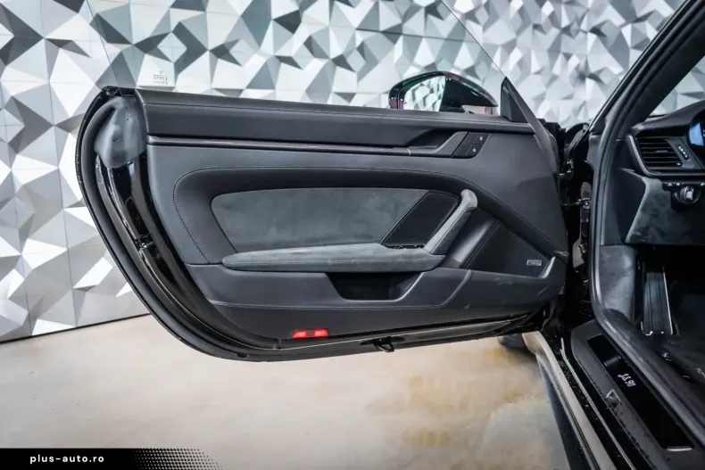 Porsche 911 din 2024 cu 22.000 km - oferta POR163513 - foto 8