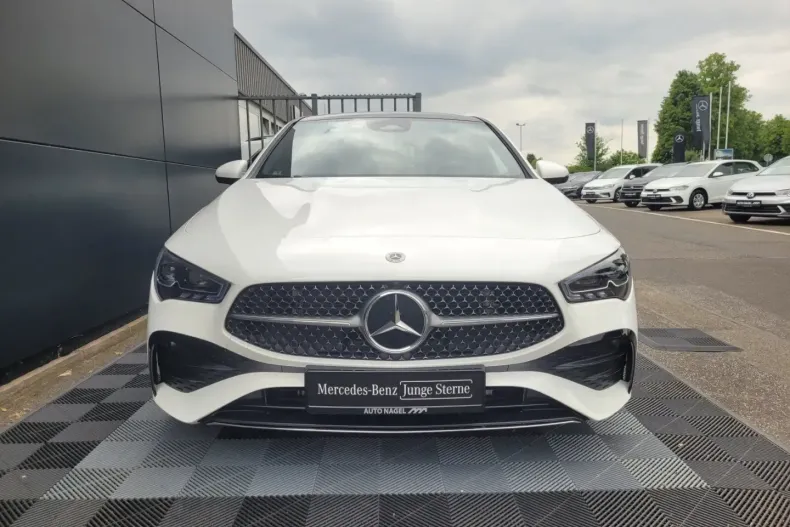 Mercedes-Benz CLA 250 din 2024 cu 7.237 km - oferta MER163517 - foto 1