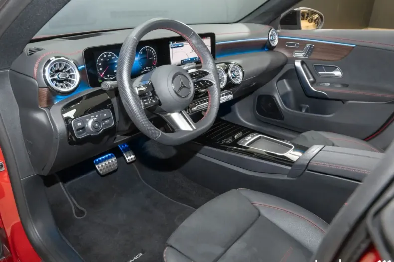 Mercedes-Benz CLA 250 din 2025 cu 11.054 km - oferta MER163518 - foto 9