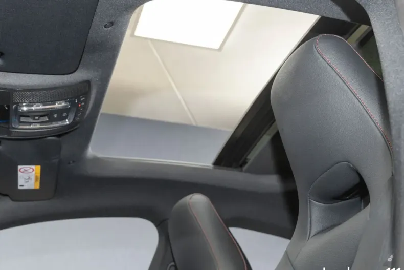 Mercedes-Benz CLA 250 din 2025 cu 11.054 km - oferta MER163518 - foto 11