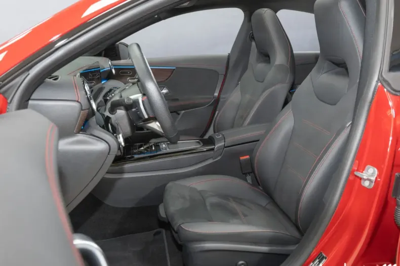 Mercedes-Benz CLA 250 din 2025 cu 11.054 km - oferta MER163518 - foto 12