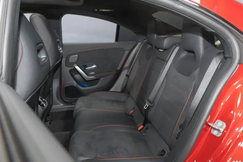 Mercedes-Benz CLA 250 din 2025 cu 11.054 km - oferta MER163518 - foto 13