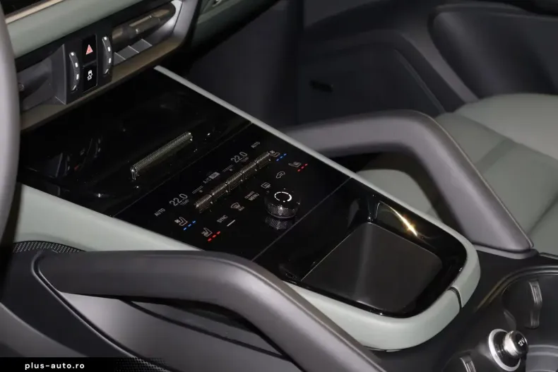 Porsche Cayenne din 2025 cu 13.800 km - oferta POR163520 - foto 18