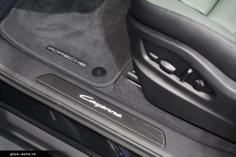 Porsche Cayenne din 2025 cu 13.800 km - oferta POR163520 - foto 28