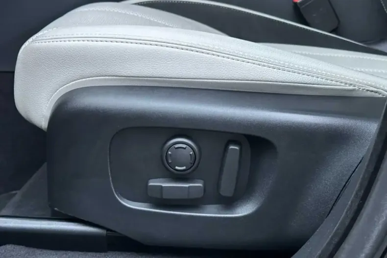 Land Rover Range Rover Velar din 2022 cu 98.500 km - oferta LAN163524 - foto 7