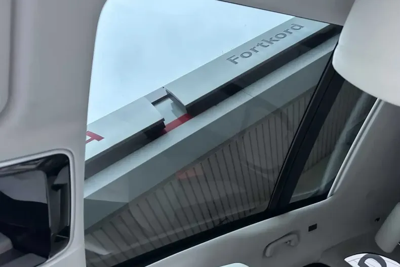 Land Rover Range Rover Velar din 2022 cu 98.500 km - oferta LAN163524 - foto 10