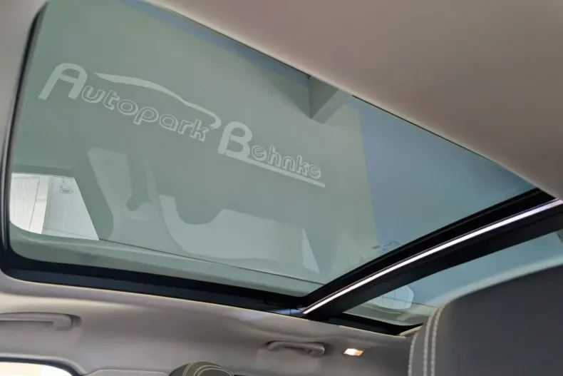 Land Rover Range Rover Velar din 2021 cu 70.954 km - oferta LAN163529 - foto 8