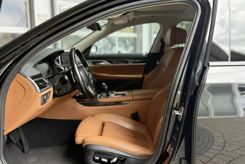 BMW 745 din 2020 cu 79.890 km - oferta BMW163537 - foto 4