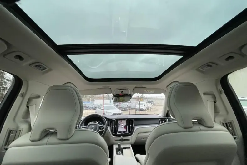 Volvo XC60 din 2020 cu 91.112 km - oferta VOL163540 - foto 8