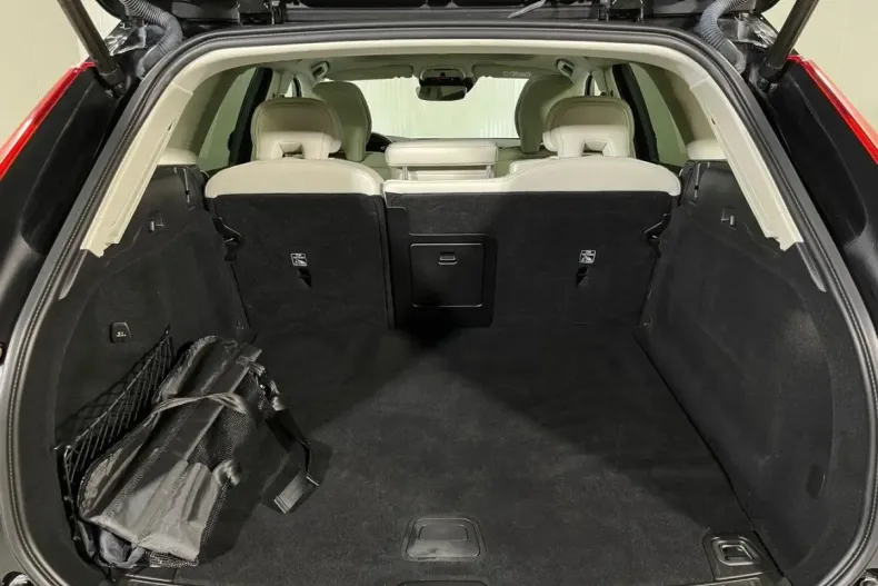 Volvo XC60 din 2020 cu 91.112 km - oferta VOL163540 - foto 14