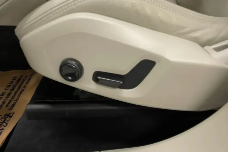 Volvo XC60 din 2020 cu 91.112 km - oferta VOL163540 - foto 22