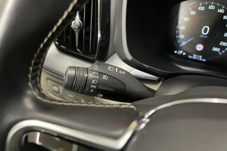 Volvo XC60 din 2020 cu 91.112 km - oferta VOL163540 - foto 29