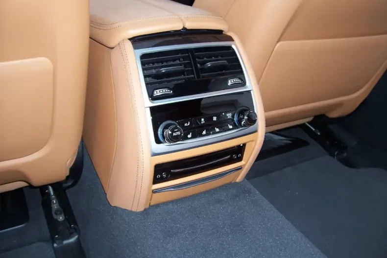 BMW 745 din 2021 cu 73.200 km - oferta BMW163543 - foto 3