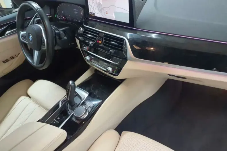 BMW 520 din 2022 cu 43.005 km - oferta BMW163546 - foto 6