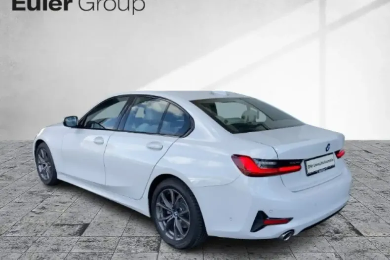 BMW 320 din 2022 cu 42.656 km - oferta BMW163548 - foto 3