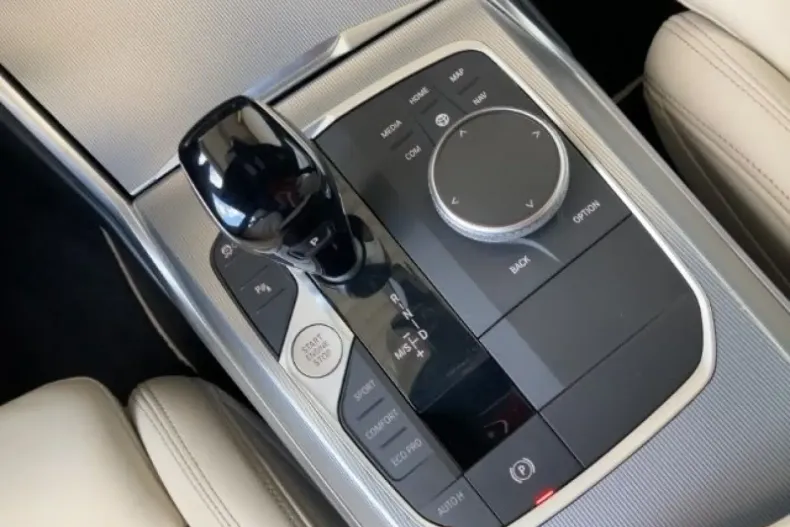 BMW 320 din 2022 cu 42.656 km - oferta BMW163548 - foto 9