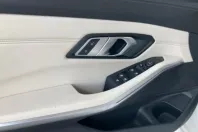 BMW 320 din 2022 cu 42.656 km - oferta BMW163548 - foto 10