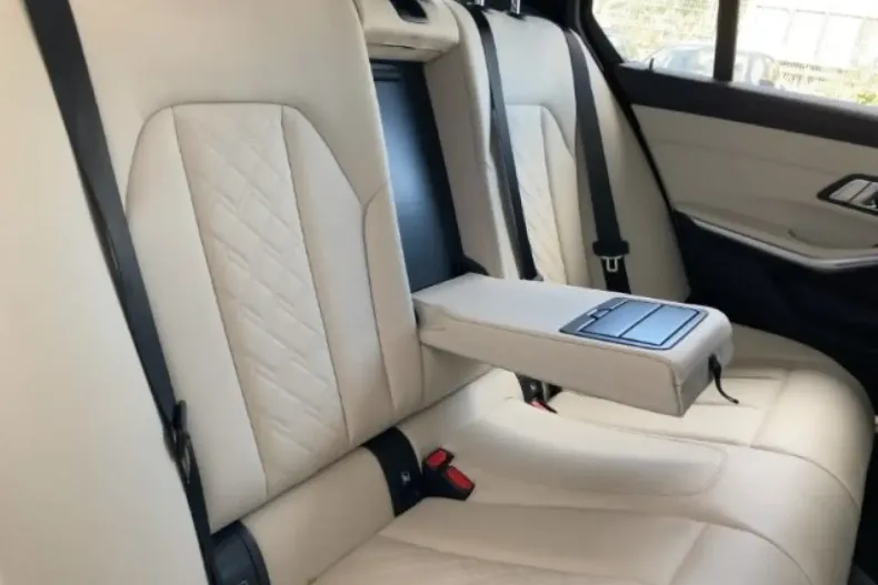 BMW 320 din 2022 cu 42.656 km - oferta BMW163548 - foto 13