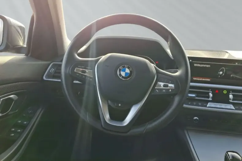 BMW 320 din 2021 cu 76.733 km - oferta BMW163549 - foto 12