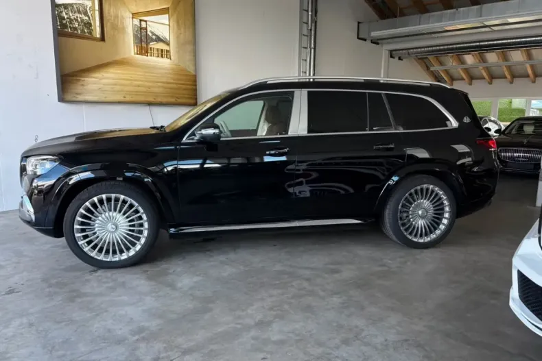 Mercedes-Benz GLS 600 din 2022 cu 90 km - oferta MER163575 - foto 3