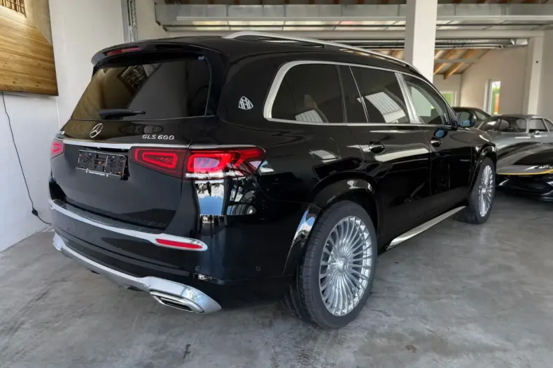 Mercedes-Benz GLS 600 din 2022 cu 90 km - oferta MER163575 - foto 4