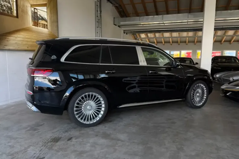 Mercedes-Benz GLS 600 din 2022 cu 90 km - oferta MER163575 - foto 6