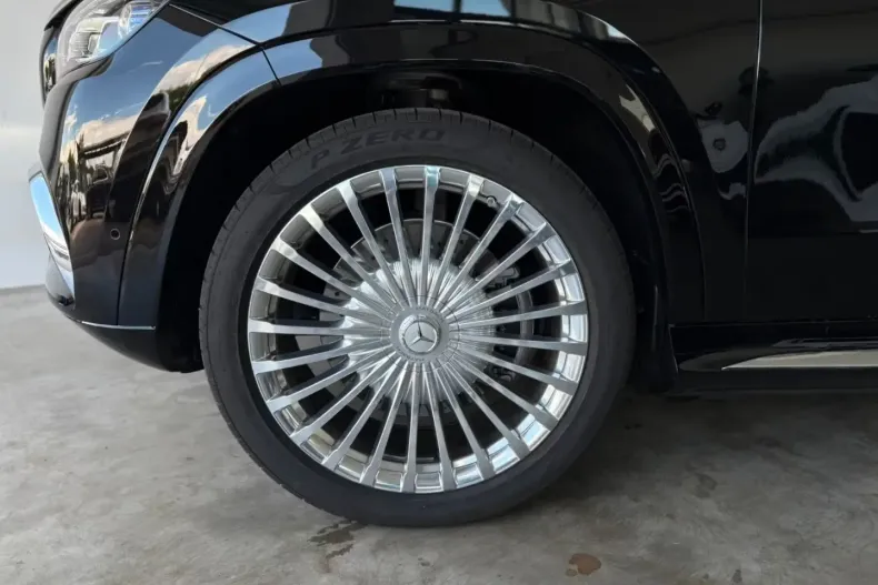 Mercedes-Benz GLS 600 din 2022 cu 90 km - oferta MER163575 - foto 8