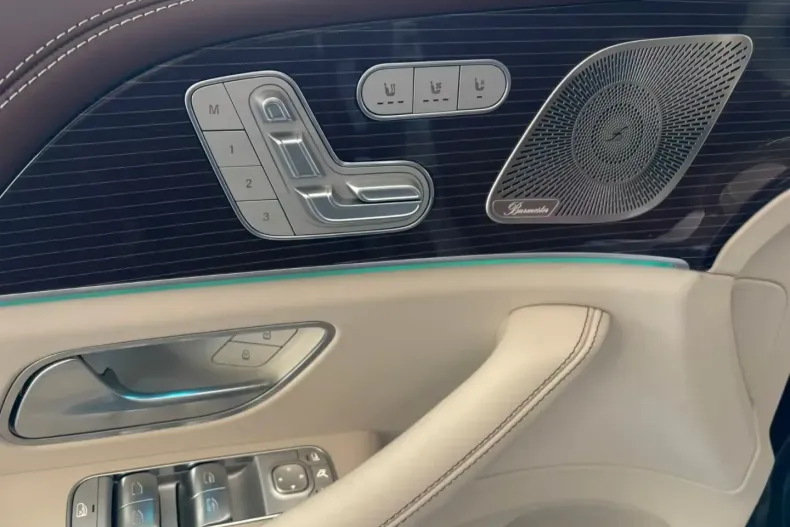 Mercedes-Benz GLS 600 din 2022 cu 90 km - oferta MER163575 - foto 9