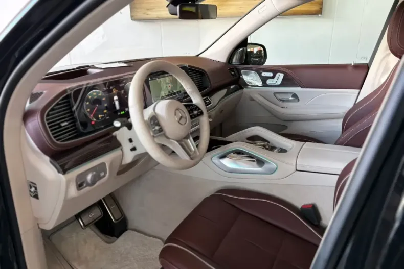 Mercedes-Benz GLS 600 din 2022 cu 90 km - oferta MER163575 - foto 10